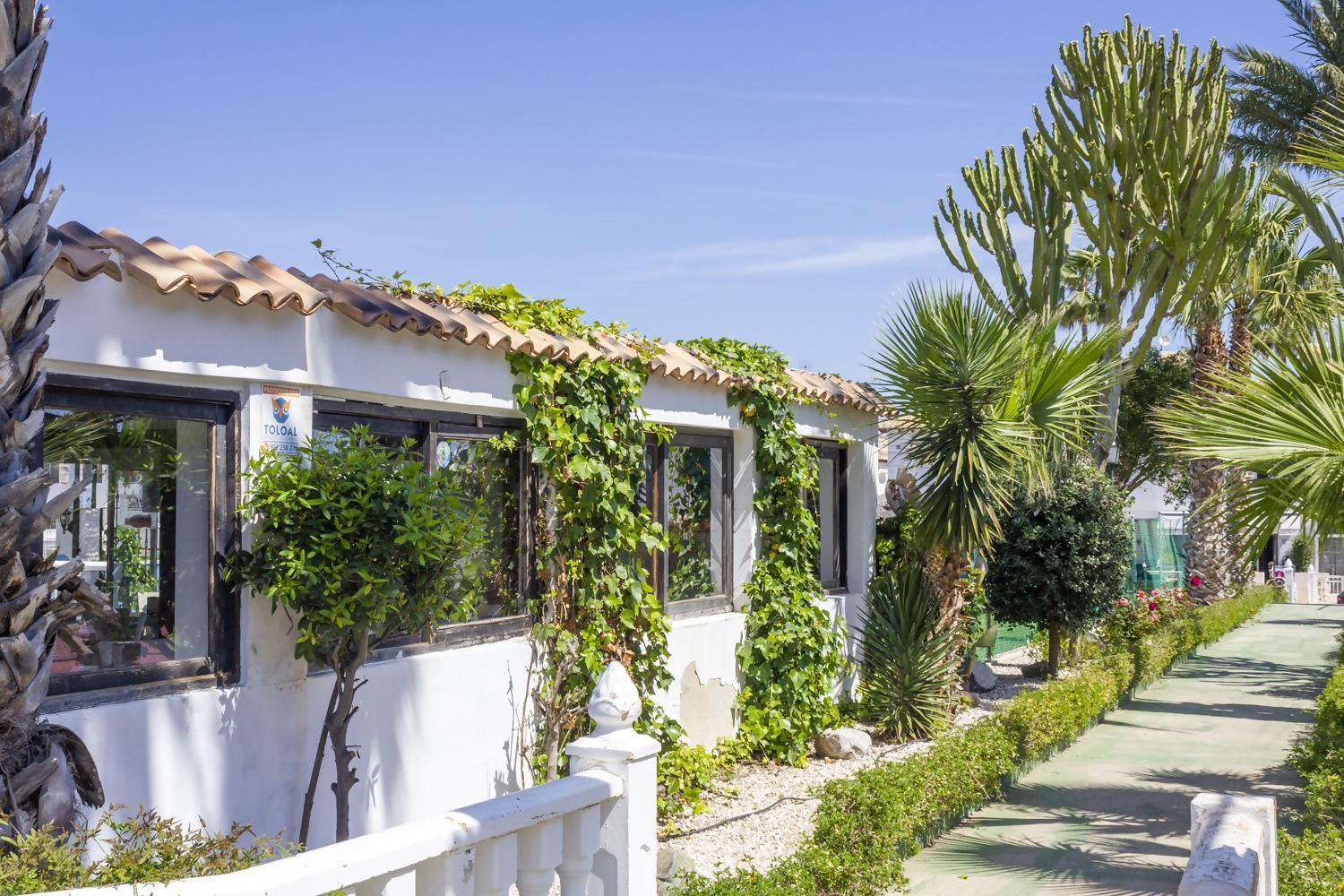 Bungalow Pink Palm Beach Торевиеха Екстериор снимка